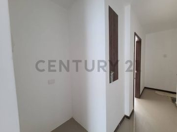 Increíble Oportunidad Urb.Terranostra Casa Esquinera de estreno al costo E.Men