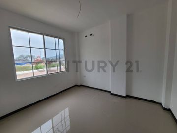 Increíble Oportunidad Urb.Terranostra Casa Esquinera de estreno al costo E.Men