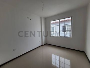 Increíble Oportunidad Urb.Terranostra Casa Esquinera de estreno al costo E.Men