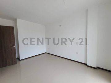 Increíble Oportunidad Urb.Terranostra Casa Esquinera de estreno al costo E.Men