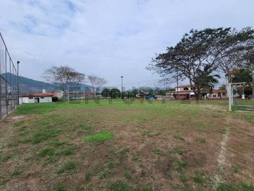 Increíble Oportunidad Urb.Terranostra Casa Esquinera de estreno al costo E.Men