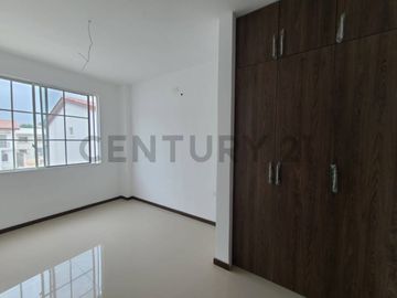 Increíble Oportunidad Urb.Terranostra Casa Esquinera de estreno al costo E.Men