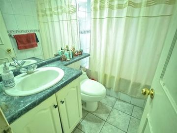Casa en Venta en reina Victoria con Monseñor Edwards