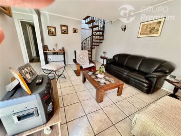 Casa en Venta en reina Victoria con Monseñor Edwards