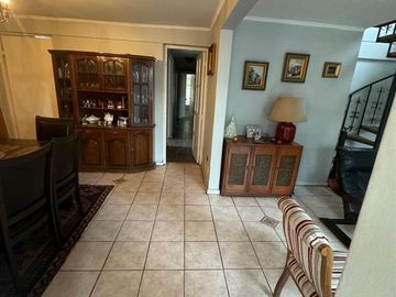 Casa en Venta en reina Victoria con Monseñor Edwards