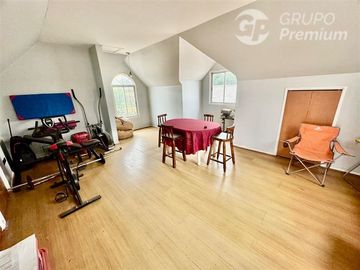 Casa en Venta en reina Victoria con Monseñor Edwards