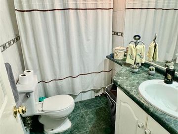 Casa en Venta en reina Victoria con Monseñor Edwards