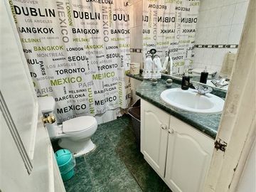 Casa en Venta en reina Victoria con Monseñor Edwards