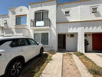 CASA EN VENTA EN CONDOMINIO BOSQUE DEL PARAISO AL NORTE DE AGUASCALIENTES