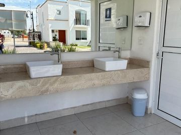 CASA EN VENTA EN CONDOMINIO BOSQUE DEL PARAISO AL NORTE DE AGUASCALIENTES