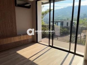 VENTA de CASAS en GIRON