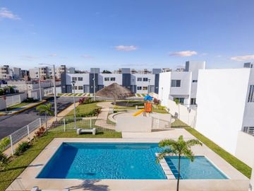 Venta de Casa en Privada con alberca