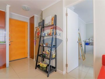 Moderno Departamento en Santiago: Confort Urbano