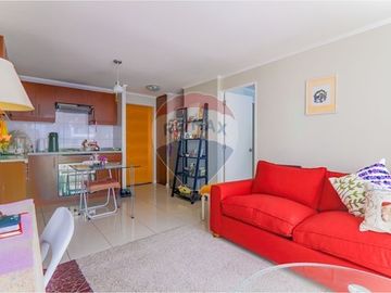 Moderno Departamento en Santiago: Confort Urbano