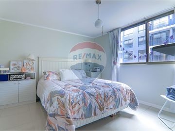 Moderno Departamento en Santiago: Confort Urbano
