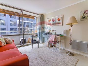 Moderno Departamento en Santiago: Confort Urbano
