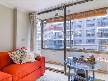 Moderno Departamento en Santiago: Confort Urbano
