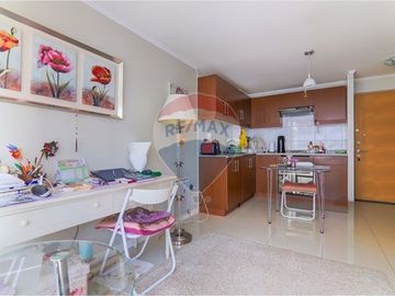 Moderno Departamento en Santiago: Confort Urbano