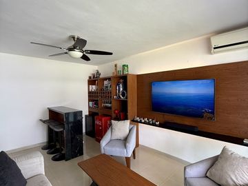 🏡 Residencia sobre Avenida Principal en Montebello – Amplios Espacios