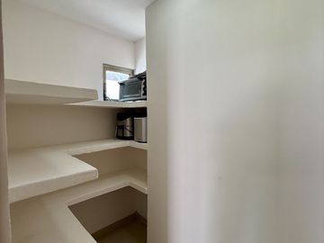 🏡 Residencia sobre Avenida Principal en Montebello – Amplios Espacios