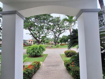 Casa en  venta de 5 dormitorios en Urb. Tennis Club, Samborondón