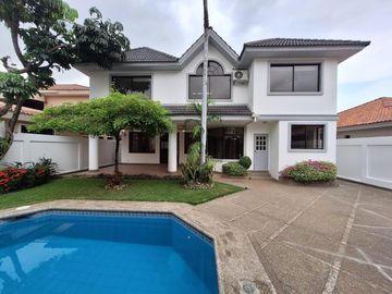 Casa en  venta de 5 dormitorios en Urb. Tennis Club, Samborondón