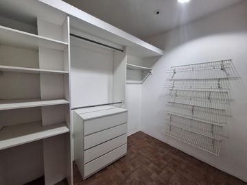 Casa en  venta de 5 dormitorios en Urb. Tennis Club, Samborondón