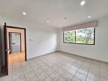 Casa en  venta de 5 dormitorios en Urb. Tennis Club, Samborondón