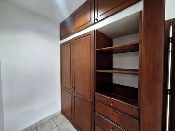 Casa en  venta de 5 dormitorios en Urb. Tennis Club, Samborondón