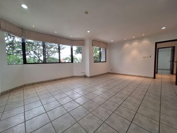 Casa en  venta de 5 dormitorios en Urb. Tennis Club, Samborondón