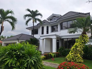 Casa en  venta de 5 dormitorios en Urb. Tennis Club, Samborondón