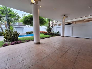 Casa en  venta de 5 dormitorios en Urb. Tennis Club, Samborondón