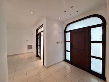 Casa en  venta de 5 dormitorios en Urb. Tennis Club, Samborondón