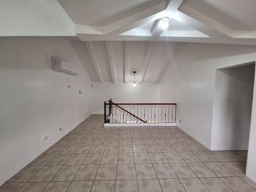 Casa en  venta de 5 dormitorios en Urb. Tennis Club, Samborondón