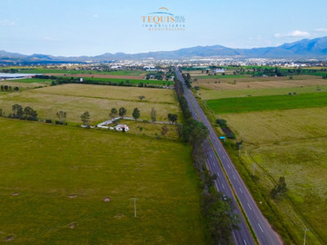 TERRENO DE 6.3 HA EN TEQUISQUIAPAN CON USO DE SUELO MIXTO | Plumbago