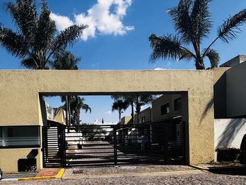 Casa en  Venta Calzada Farol Fraccionamiento Santa Cruz Guadalpue