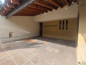 Casa en  Venta Calzada Farol Fraccionamiento Santa Cruz Guadalpue