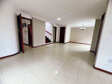Casa de Venta 3D en Conjunto Sector. La Espe