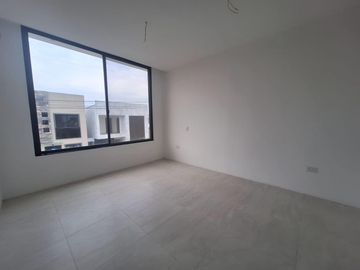 Casa en venta de 3 dormitorios, Urb. San Antonio ,Vía Samborondón RRR