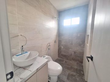 Casa en venta de 3 dormitorios, Urb. San Antonio ,Vía Samborondón RRR