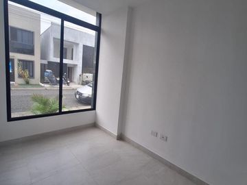 Casa en venta de 3 dormitorios, Urb. San Antonio ,Vía Samborondón RRR