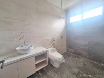 Casa en venta de 3 dormitorios, Urb. San Antonio ,Vía Samborondón RRR