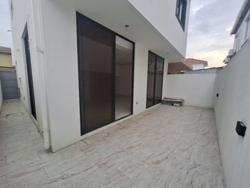 Casa en venta de 3 dormitorios, Urb. San Antonio ,Vía Samborondón RRR