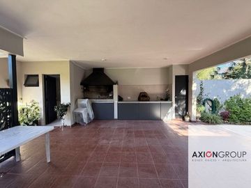 Casa en venta de 2 dormitorios c/ cochera en Villa Elisa
