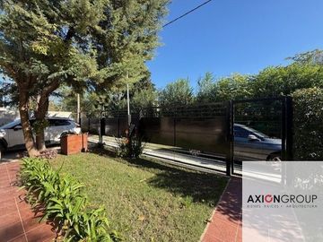 Casa en venta de 2 dormitorios c/ cochera en Villa Elisa