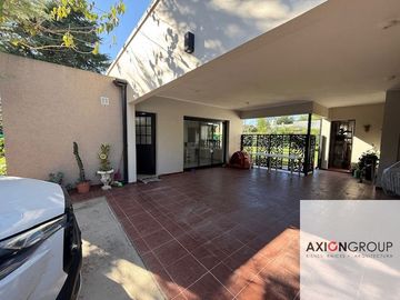Casa en venta de 2 dormitorios c/ cochera en Villa Elisa