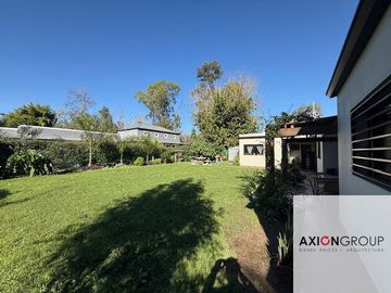 Casa en venta de 2 dormitorios c/ cochera en Villa Elisa