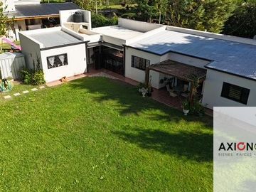 Casa en venta de 2 dormitorios c/ cochera en Villa Elisa