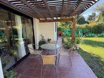 Casa en venta de 2 dormitorios c/ cochera en Villa Elisa