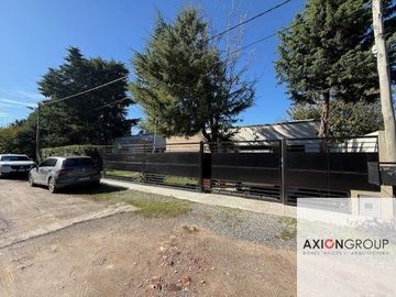 Casa en venta de 2 dormitorios c/ cochera en Villa Elisa